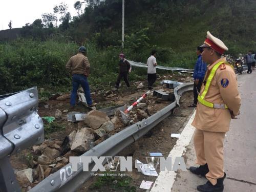 Kon Tum: Xe khách lao xuống vực sâu trên đèo Lò Xo, 21 người thương vong